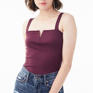 Seriously soft square neck V Wire Tank Top